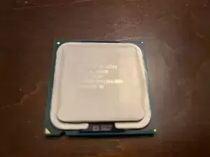 Intel Xeon X3220 2.4GHz Quad-Core 8MB CPU (SLACT)