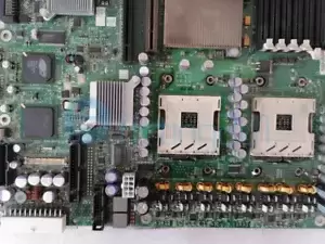 ONE Intel SE7520JR2 Server Motherboard With SCSI D2 Array Used