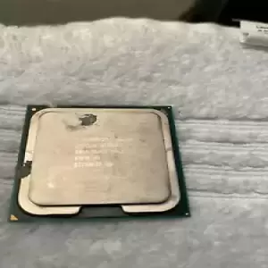 Intel Xeon 3040 1.86 GHz Dual-Core (HH80557KH0362M) Processor
