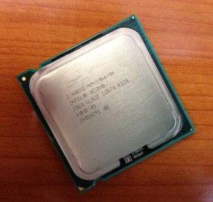 Intel Xeon 3060 2.4GHz 4MB 1066MHz SLACD CPU LGA775 Dual Core Processor