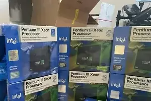 Brand New Sealed Vintage collectible Intel Pentium III Xeon Processor