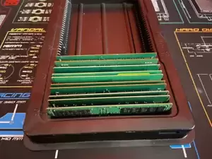 Samsung 8GB 1Rx4 PC4-2133P-RC0-10-MB1 M393A1G40DB0-CPB2Q RDIMM ECC